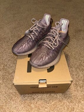 BRABD NEW adidas Yeezy Boost 350 V2Mono Mist